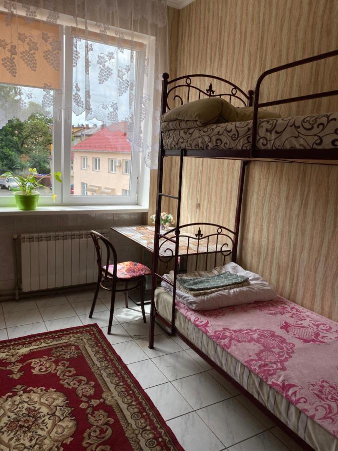 Centre Hostel Мукачеве Екстериор снимка